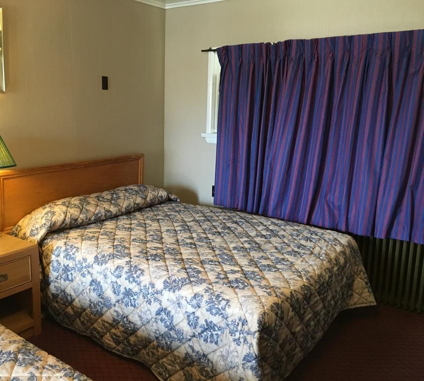 Shamrock Motel Мидленд Экстерьер фото