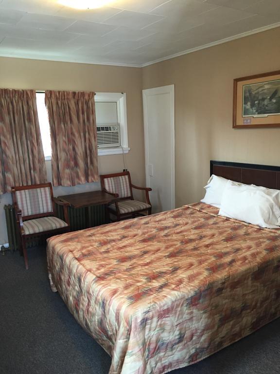 Shamrock Motel Мидленд Экстерьер фото
