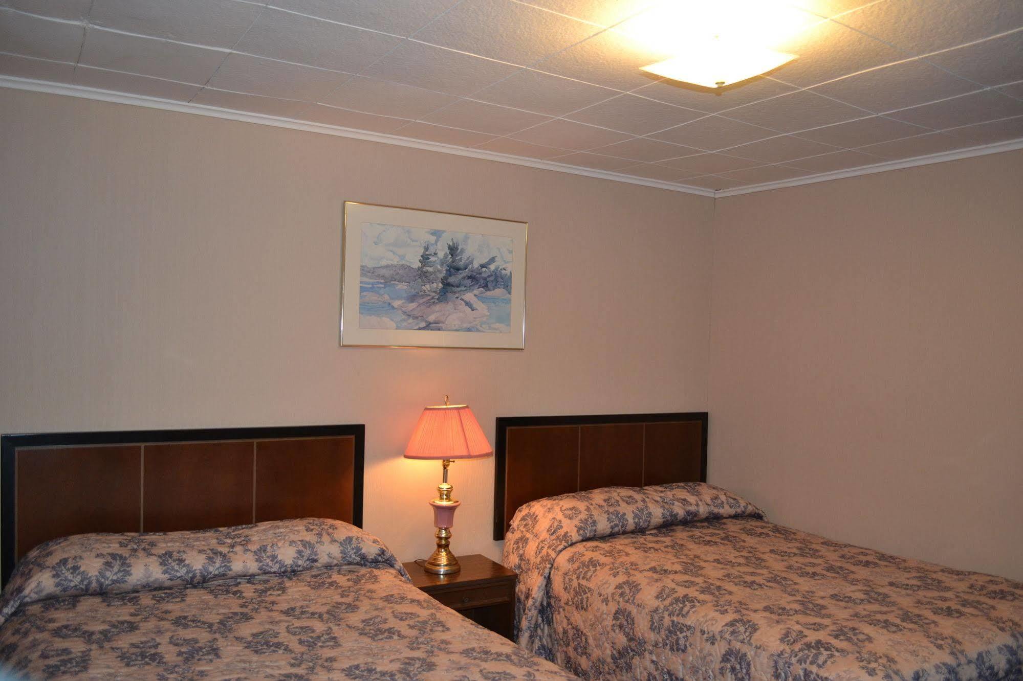 Shamrock Motel Мидленд Экстерьер фото