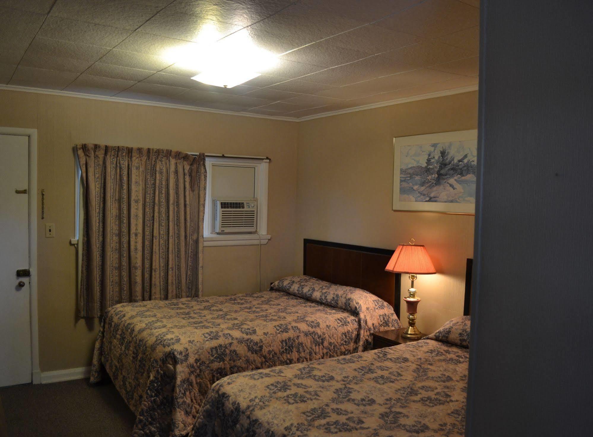 Shamrock Motel Мидленд Экстерьер фото