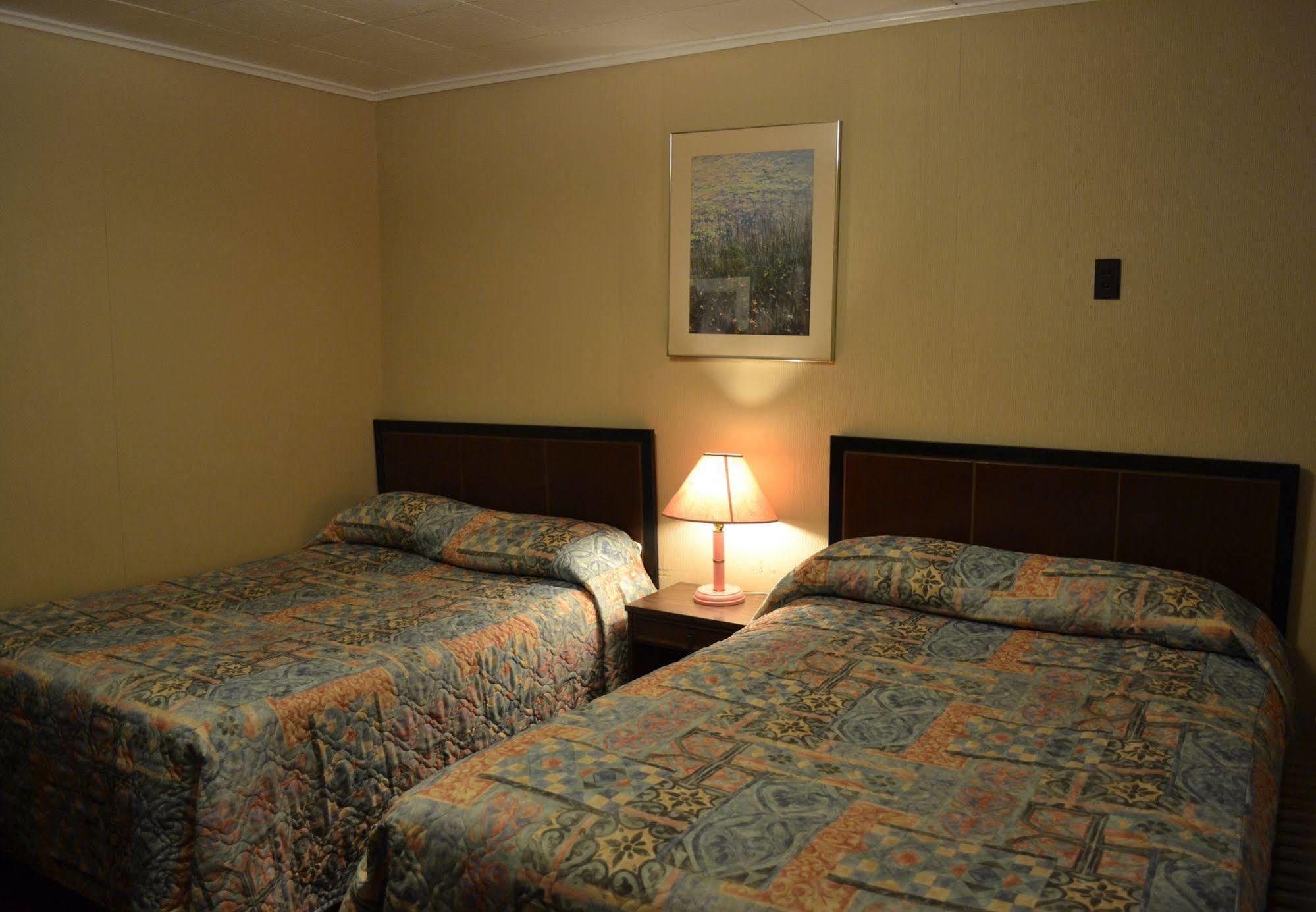 Shamrock Motel Мидленд Экстерьер фото